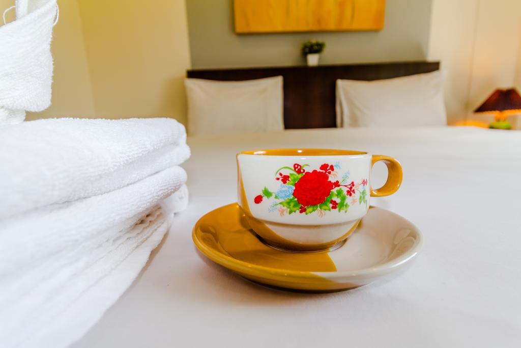Baan Yuyen Karon Guesthouse Экстерьер фото